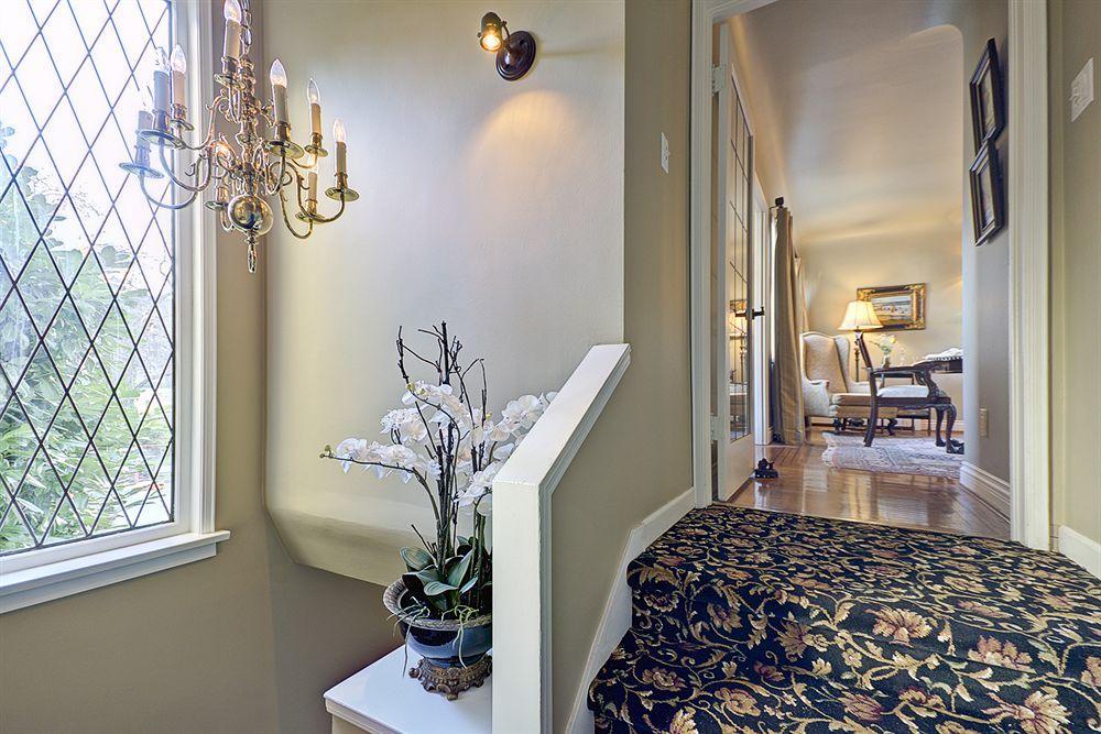 The English Bay Inn Langley Esterno foto