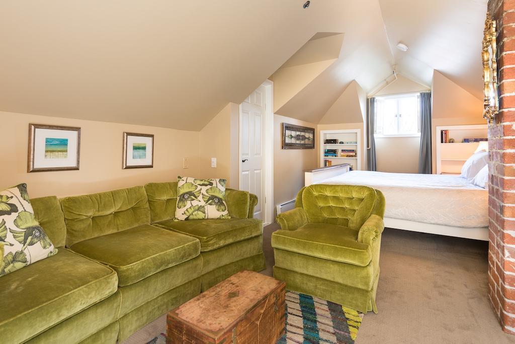 The English Bay Inn Langley Esterno foto