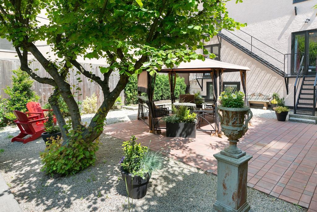 The English Bay Inn Langley Esterno foto
