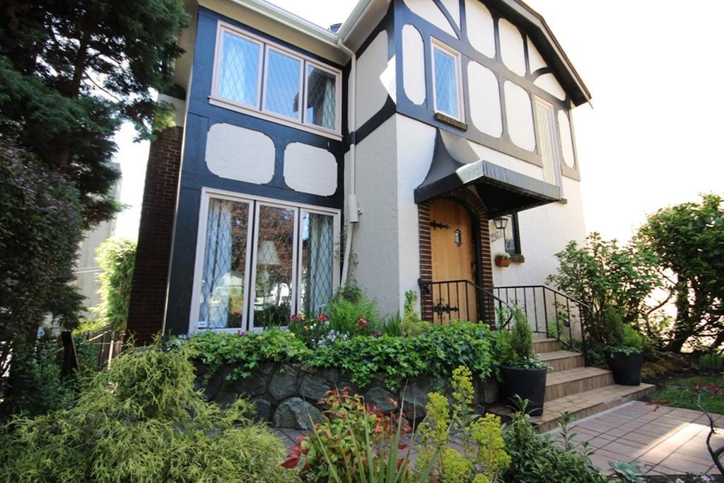 The English Bay Inn Langley Esterno foto