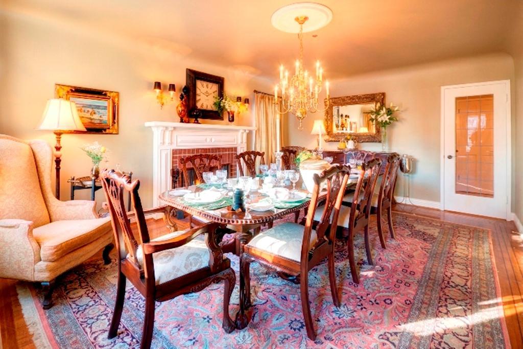 The English Bay Inn Langley Esterno foto