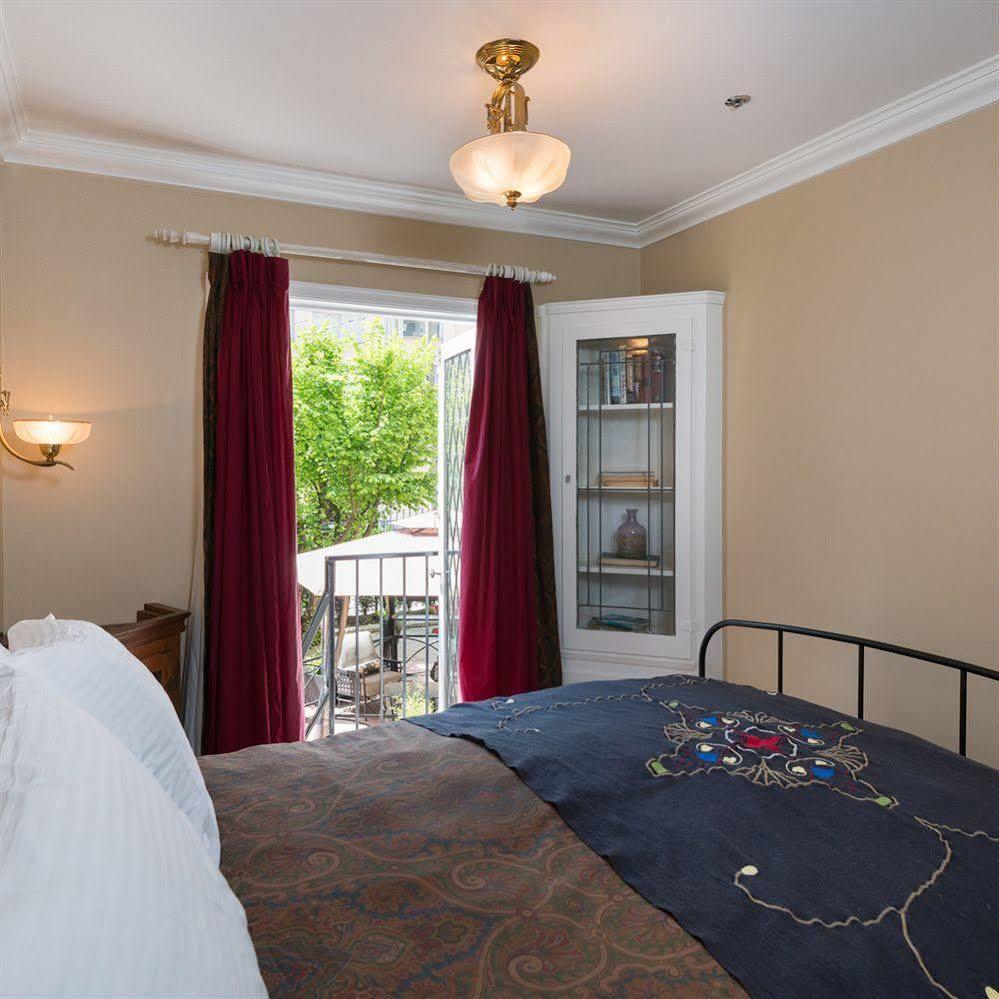 The English Bay Inn Langley Esterno foto
